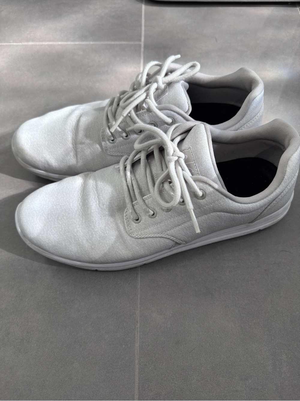 Cuater Travis Mathew Mens Grey Lace-Up Sneakers